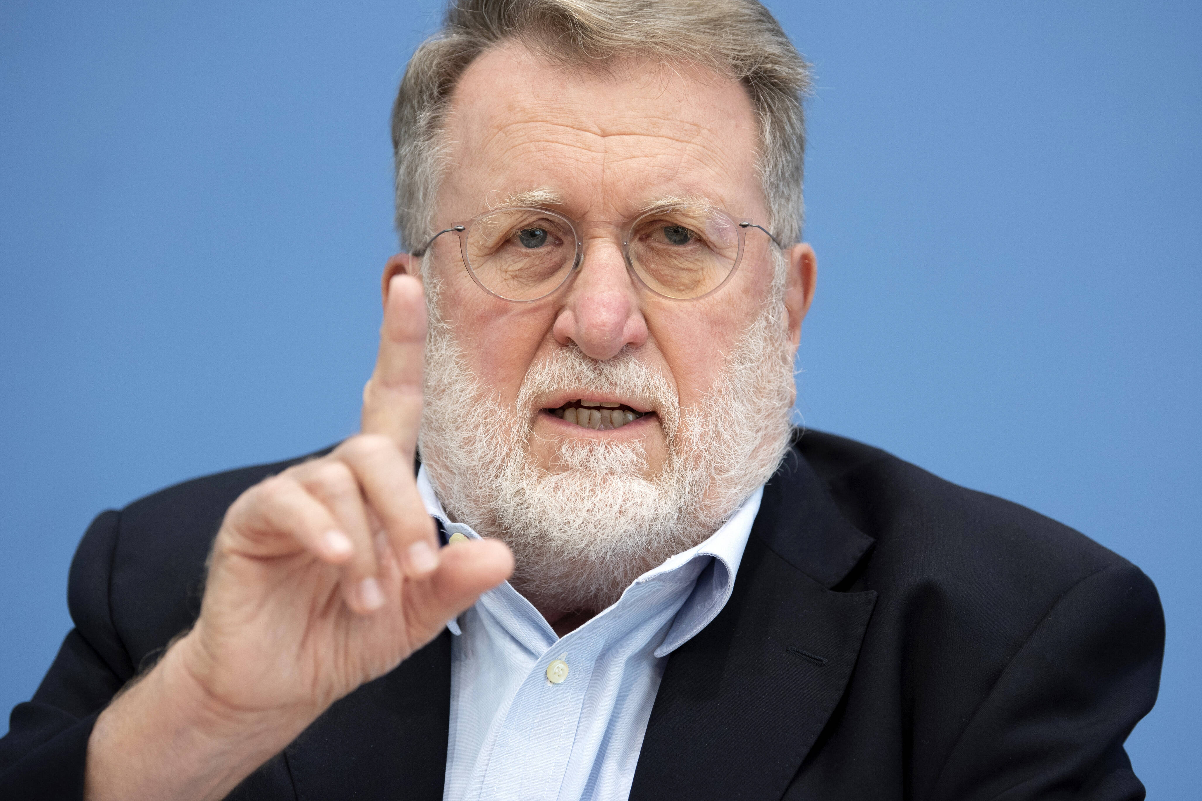 Stiko-Chef Mertens ändert Empfehlung zur Corona-Impfungen - überraschende Booster-Wende!
