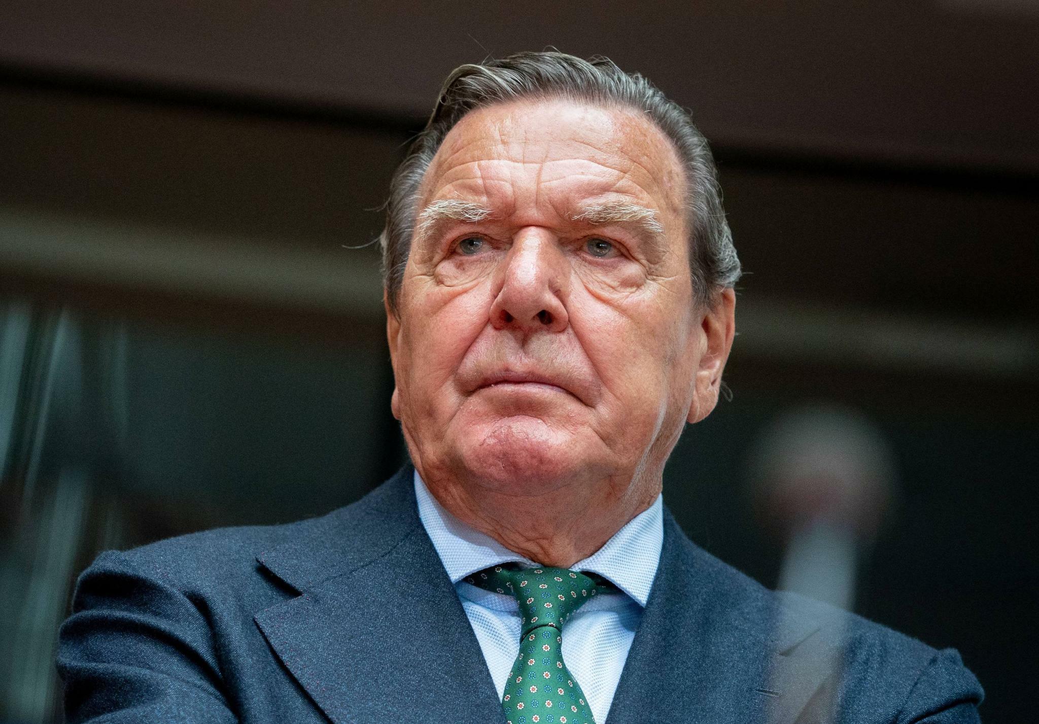Ermittlung gegen Gerhard Schröder! Unfassbarer Verdacht - Hat er beim russischen Angriff geholfen?