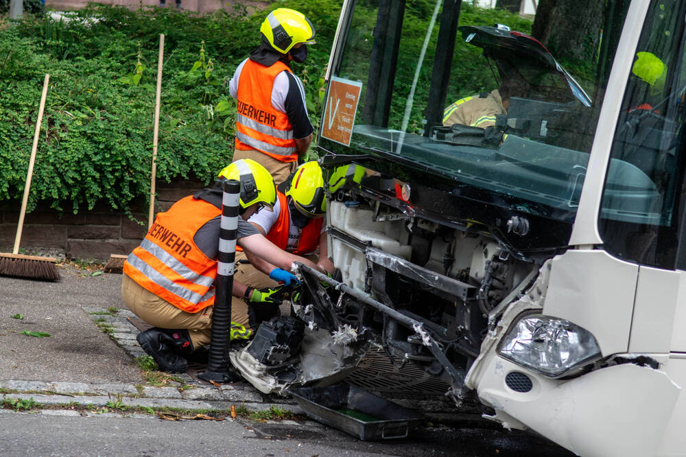 Schüler stürzt vor anfahrenden Bus - Ermittler haben schlimmen Verdacht