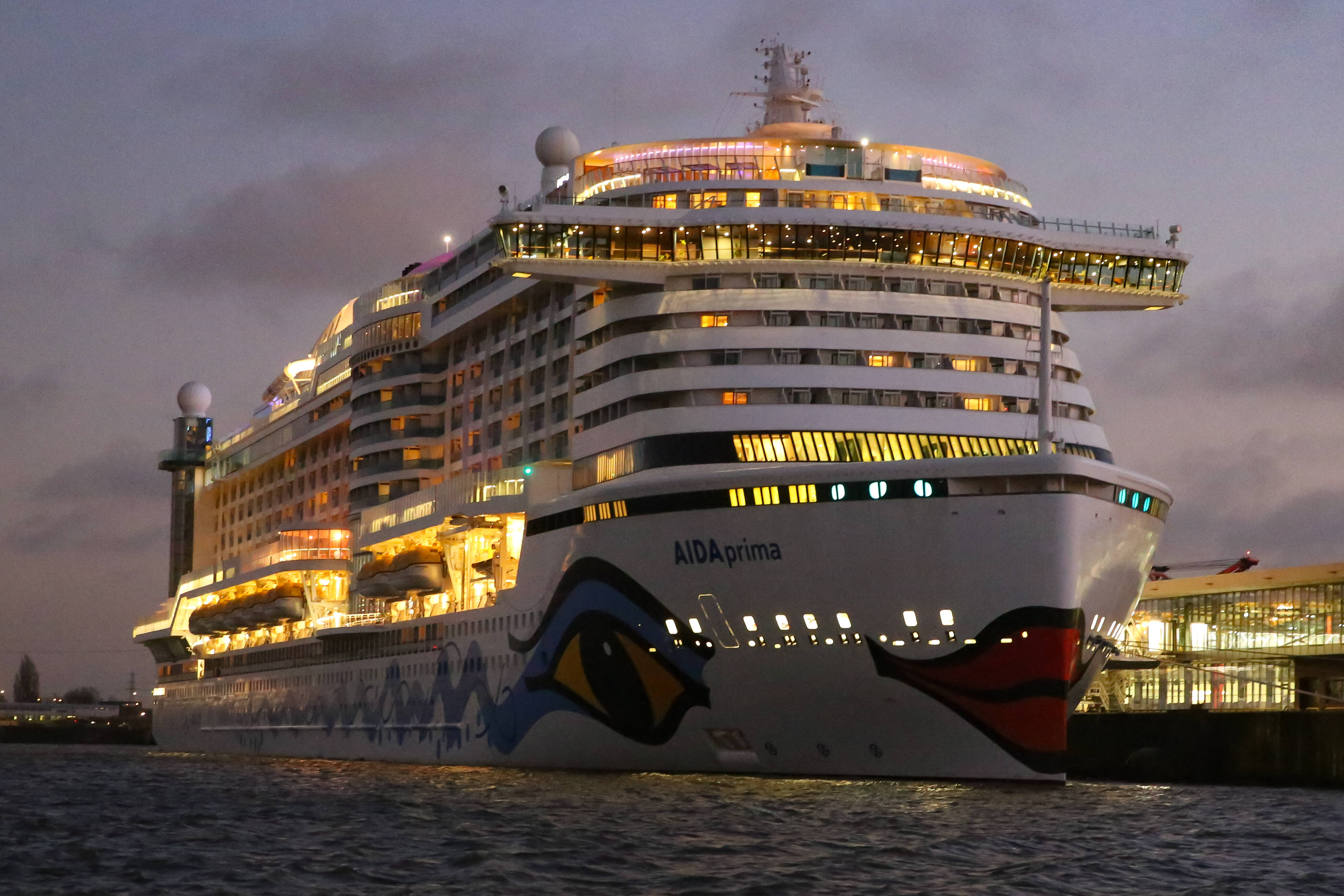 Reisender verschollen! Drama auf Aida-Kreuzfahrtschiff - Passagiert über Bord gegangen?