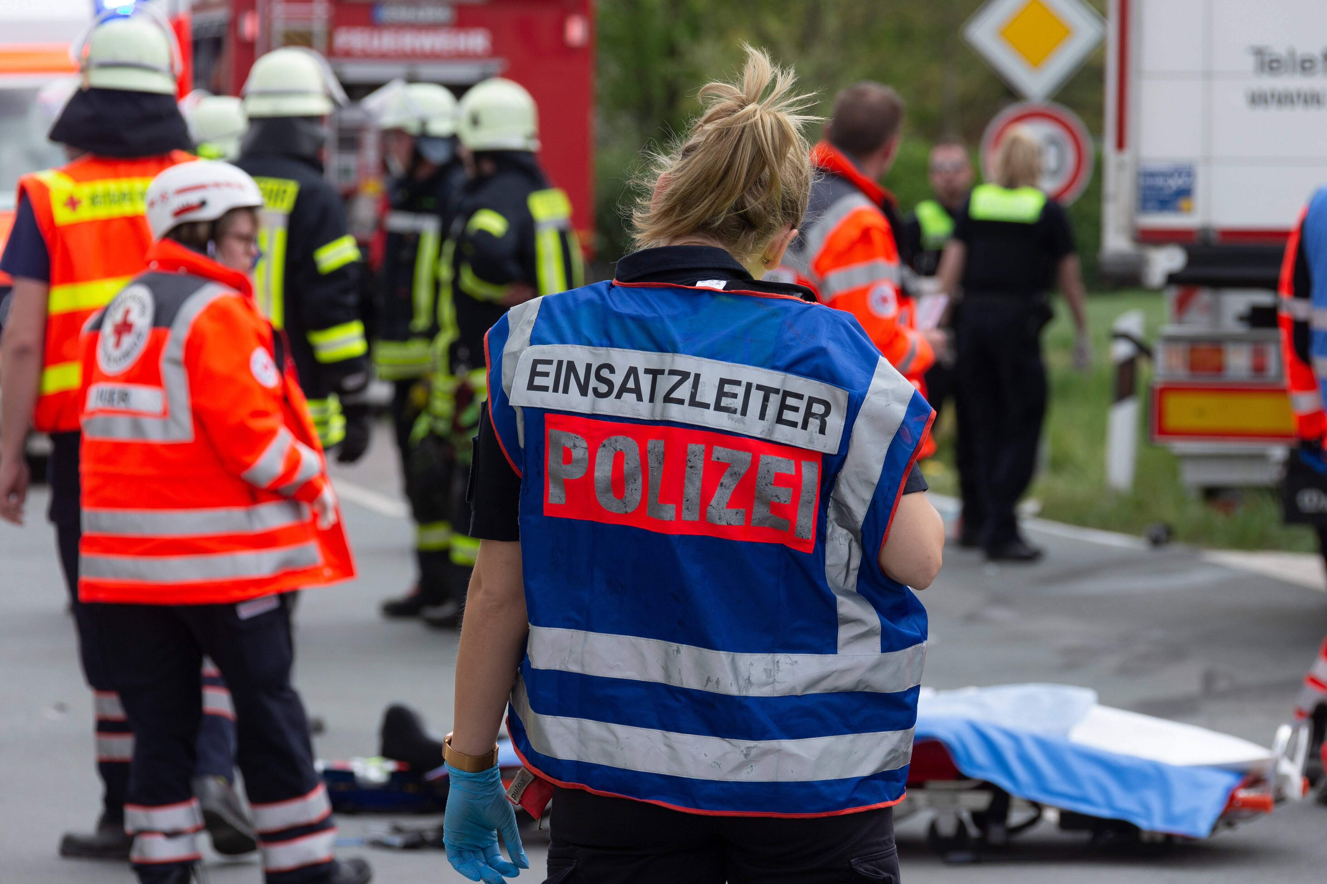 Tragödie! Bus erfasst Kleinkind – Vierjähriger Junge stirbt nach Unfall